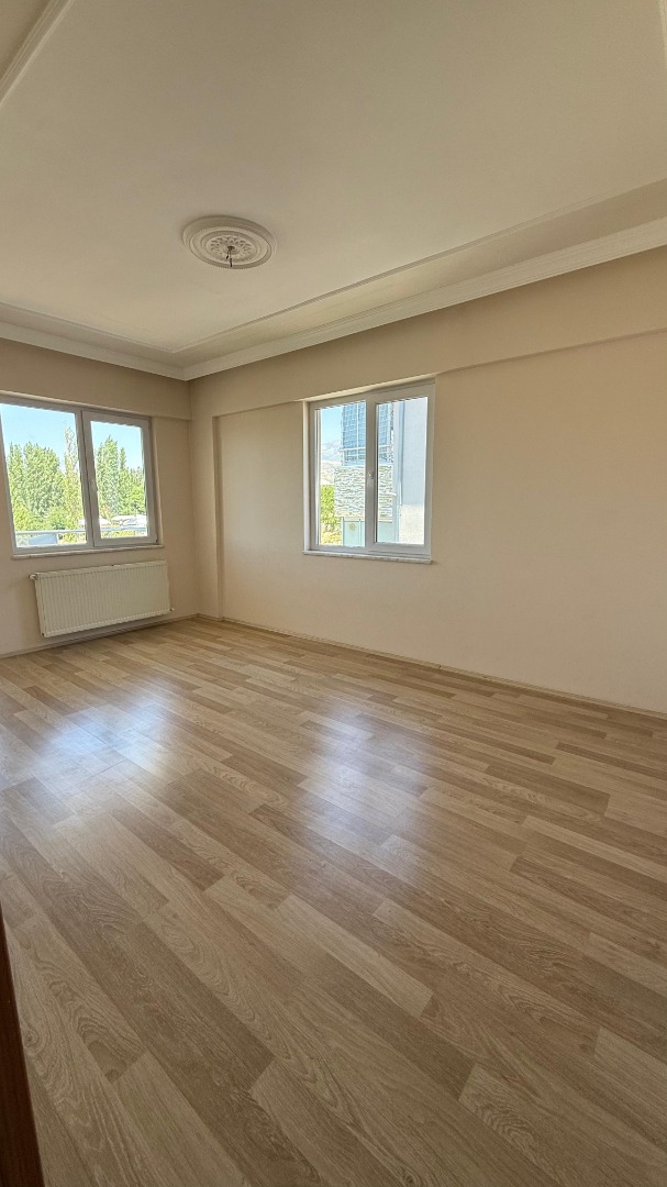 KAYSERİ DEVELİ PAZARYOLUNDA SATILIK FIRSAT DAİRE
